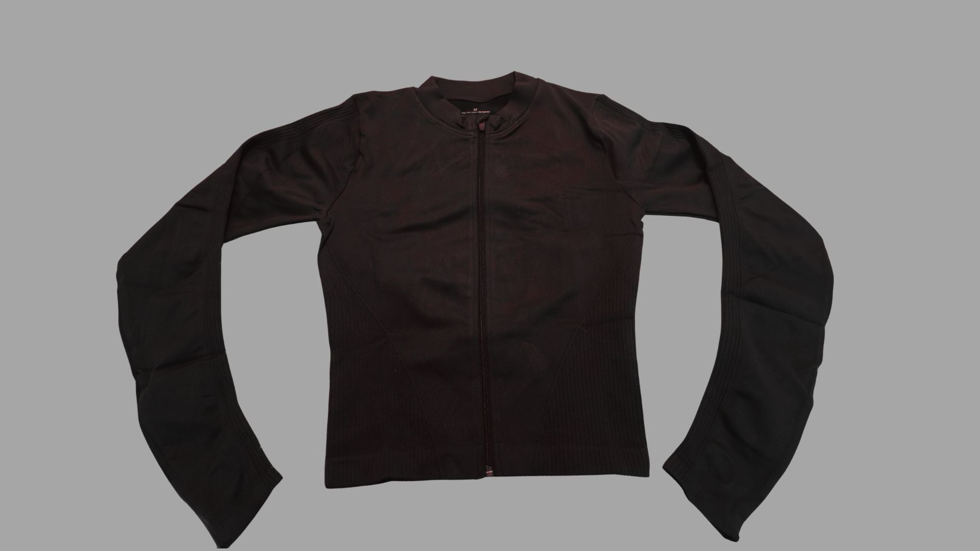 ESSNTL- The Elevate Jacket Rise
